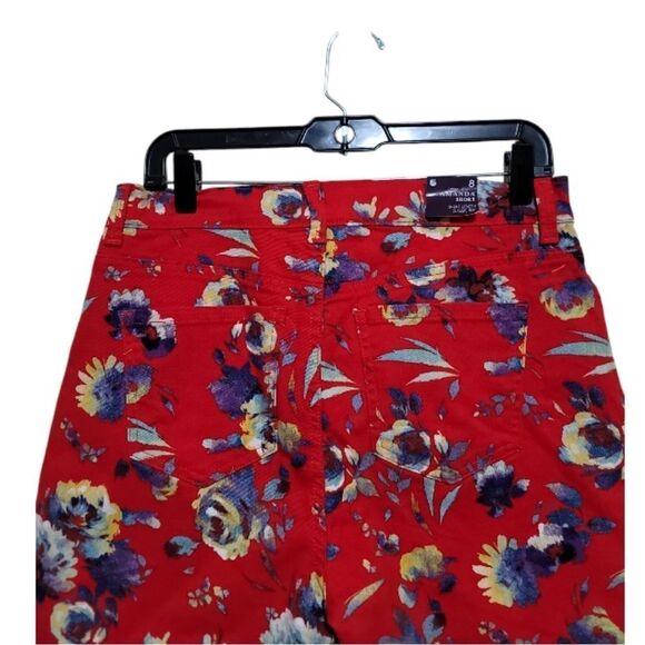 Gloria Vanderbilt Women's Red Floral Flex Stretch Shorts Size 8 NWT - Picture 4 of 7